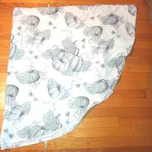 70" Round Pumpkin Autumn Fall Round Tablecloth 70" NWOT Nordstrom Halloween